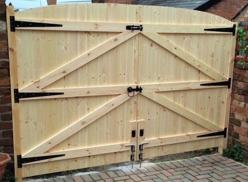 Wooden driveway gates 5ft - driveway, gates!