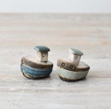 RUSTIC SMALL TINY SET OF 2 BOATS Ceramic Nautical Ornament Decor Height 5cm