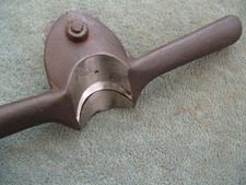 Concave soled spokeshave