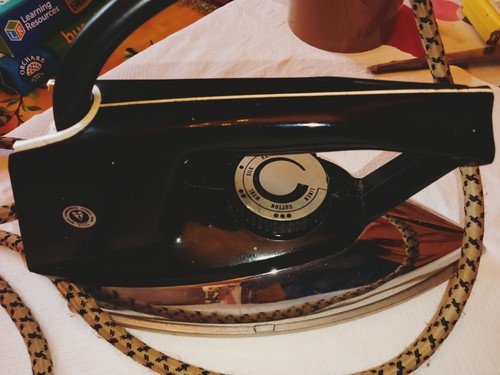 Vintage pifco dry iron - iron., very