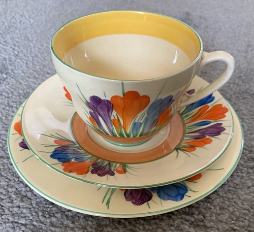 Clarice cliff tea cup - clarice, saucer