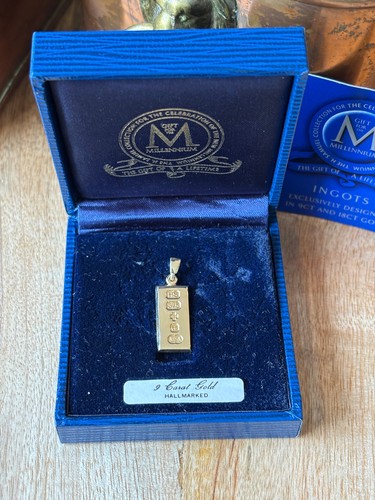Solid 9ct gold ingot pendant - 9ct,