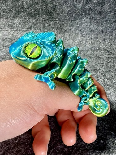Articulated green and blue - articulated,