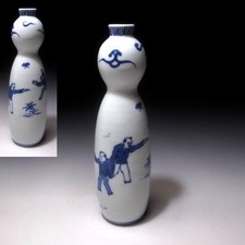 WM12 Vintage Japanese Hand-painted Porcelain Vase, Imari ware