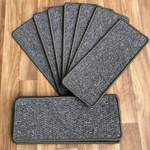 Open plan carpet stair - open,