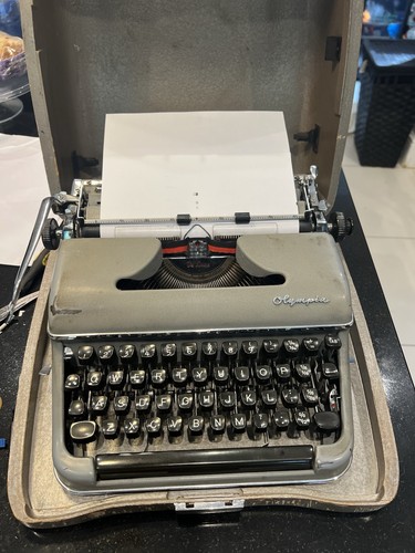 Vintage olympia sm3 portable - vintage,