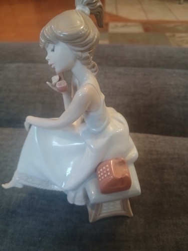Lladro porcelain figurine - lladro,