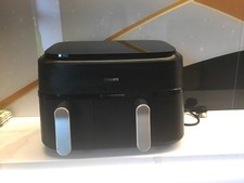 New Philips Dual Basket  AirFryer 9 Litre Capacity with two drawer sizes.
