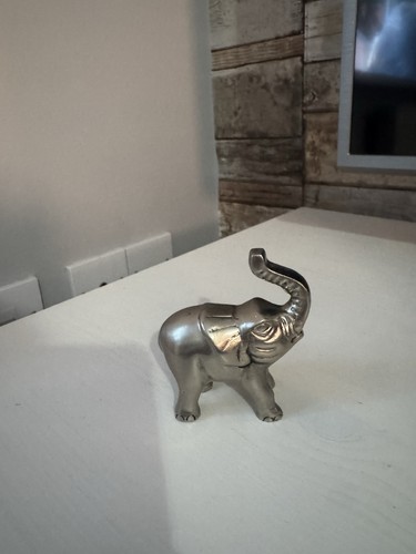 Small silver tone elephant - silver-tone,