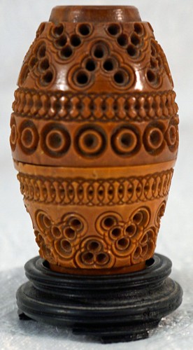 Hand made pierced wooden - /,