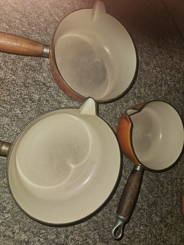 Creuset pan set with lids - le,