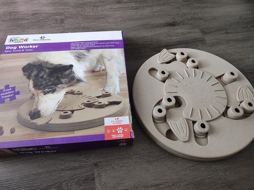 Interactive dog worker puzzle - interactive,