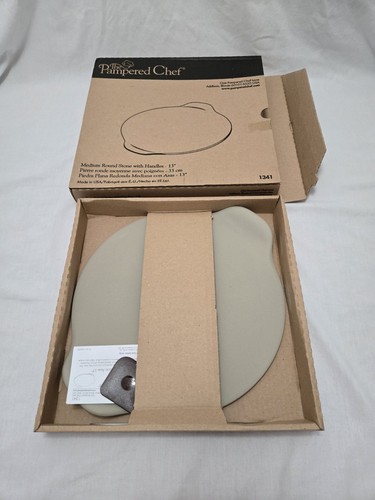 Pampered chef medium round - pampered,