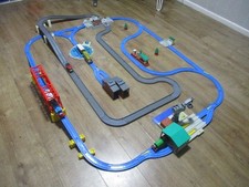 tomy trackmaster thomas the tank engine train set battery cranky battery trains