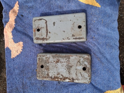 Pair machine raising blocks - of,