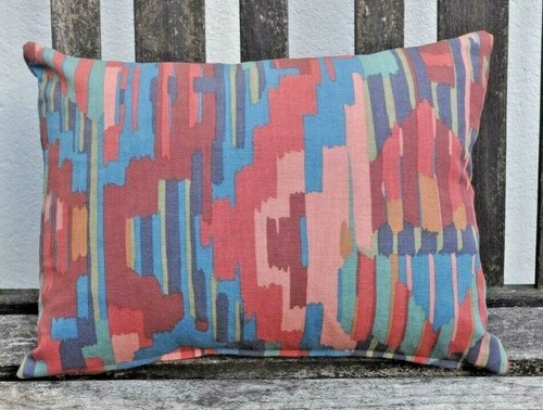 Reversible cushion - 16",