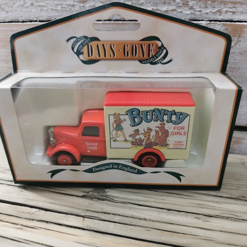 Vintage die cast model cars - die,