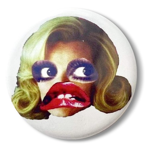 Lips girl pin - girl, badge