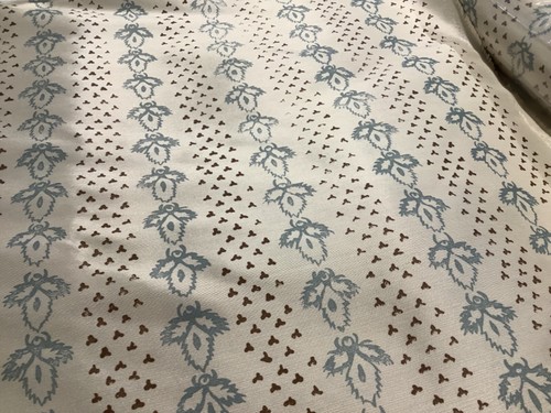 Colefax fowler bees - &,
