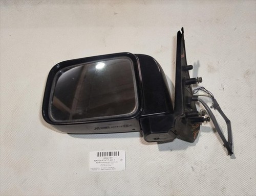 Front left rear view mirror - front,