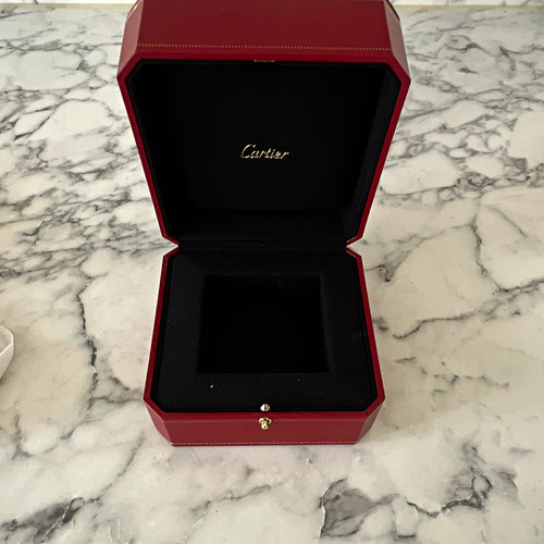 Cartier red watch presentation - cartier,