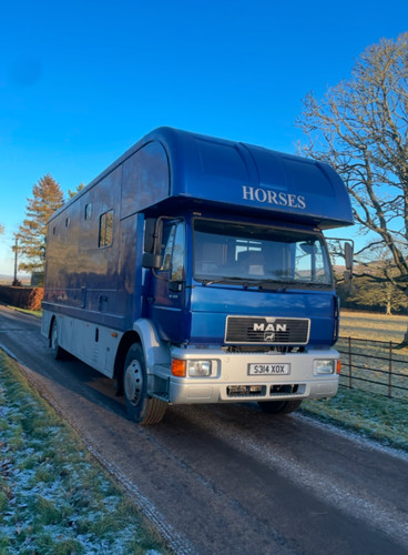 Hgv 18t man blue horse - 18t, man,