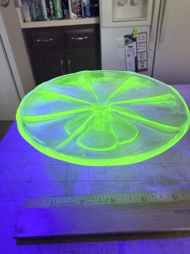 Green cake plate - plate, pedestal