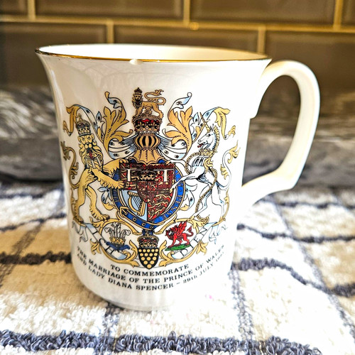 Royal doulton bone china - royal,