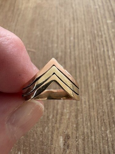 9ct 375 three - 375,