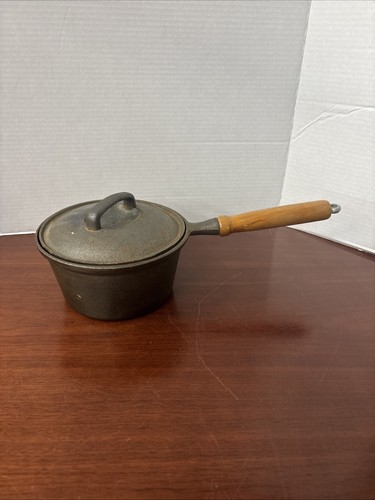 Vintage cast iron qt sauce - vintage,