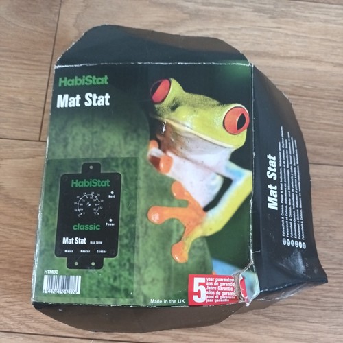Boxed black habistat - black, mat