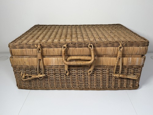 Vintage wicker picnic hamper - wicker,