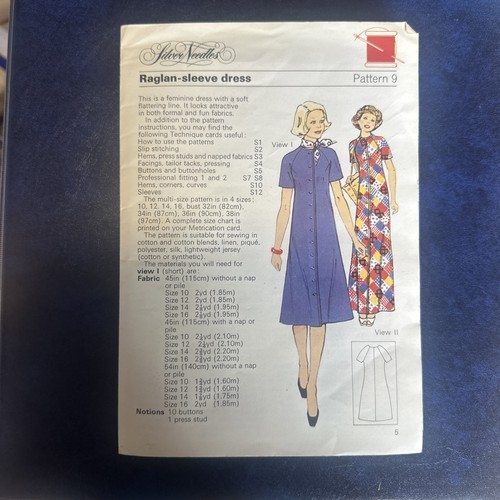 Raglan sleeve dress - sleeve, pattern