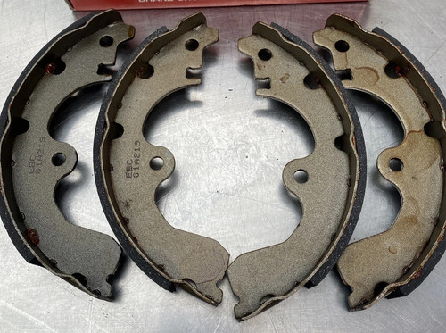 Rear brake shoes - rear, fit