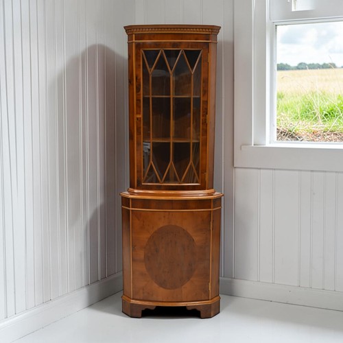 Georgian style corner display - corner,