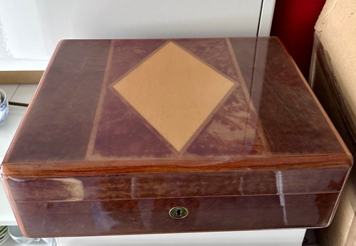 Vintage humidif cigar - cigar, humidor
