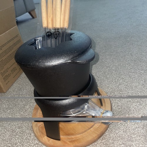 Black cast iron fondue - cast, set