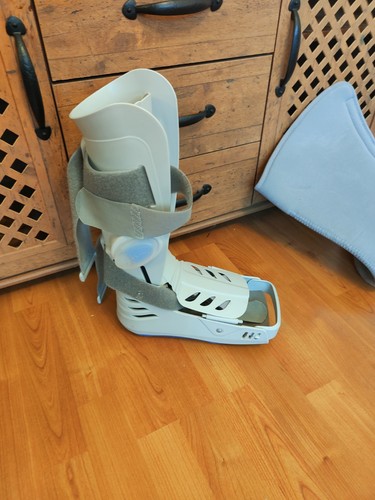 Aircast walker boot size - walker,