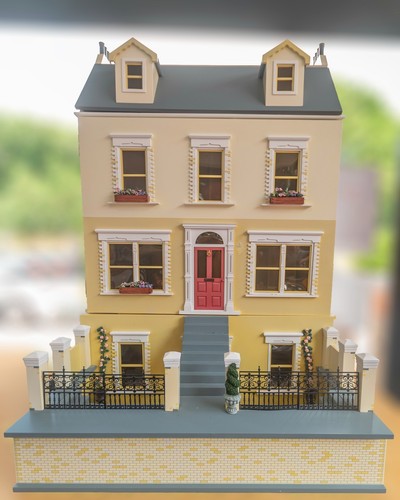 Dolls house emporium 12 - dolls, 1:12