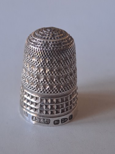 Antique 1895 thimble - thimble, a
