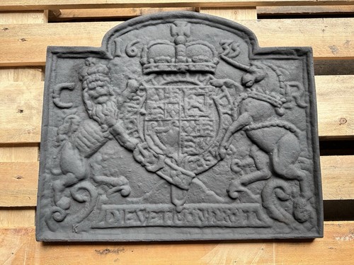 1635 dated cast - 1635, back