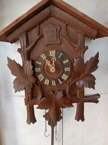 Cuckoo clock with flapping - with,