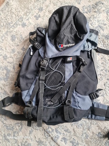 Red berghaus freeflow 8l - red,