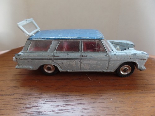 Dinky toys 172 fiat 2300 - fiat,