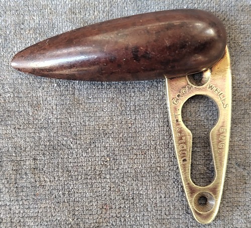 Reclaimed brown bakelite - brown, key