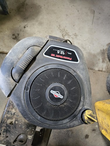 Briggs and stratton engine - briggs,