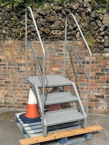 New steel access steps - access, metal
