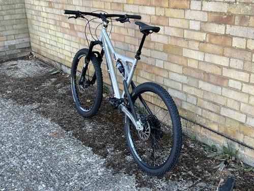 Yeti 575 full - , suspension