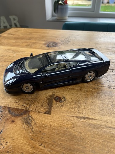 Maisto jaguar xj220 18 - xj220, 1:18