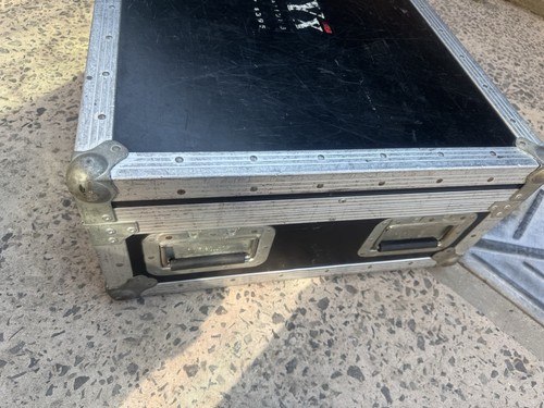 Flight case fits soundcraft - fits,